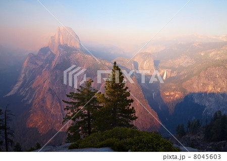 Half Dome at Sunset, Yosemite Valley Half Dome at Sunset, Yosemite Valley 8045603