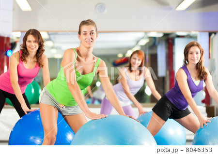 Gym fitness women - Training and workout 8046353