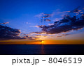 東京湾の朝陽 8046519