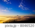 富士山と雲海 8046520