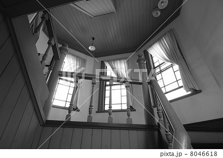 青森県弘前市の古い西洋建築 8046618