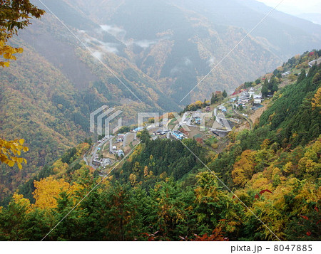 紅葉の下栗の里１ 8047885