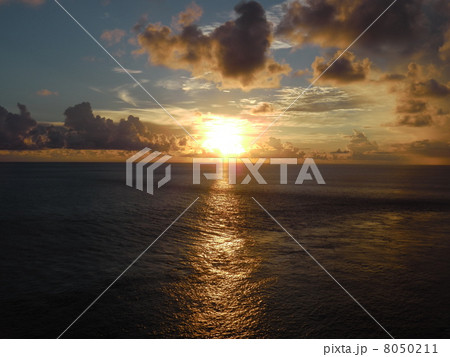 与那国島 日本最西端の夕日 与那国島 日本最西端の夕日 8050211