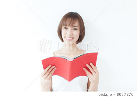 本を読む女性 本を読む女性 8057876