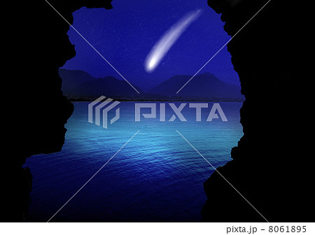 comet flying through space close to the earth 8061895