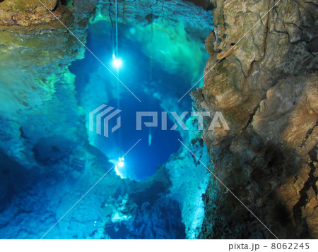 龍泉洞の地底湖(第三ホール) 龍泉洞の地底湖(第三ホール) 8062245