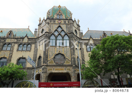 ブダペストの工芸美術館 8064678