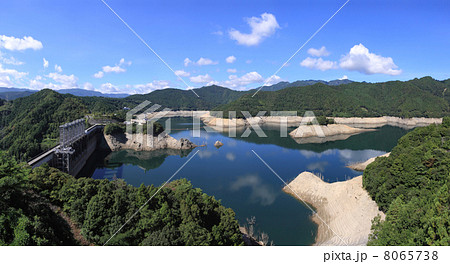 貯水率が低下し(27%)第3次取水制限に入った早明浦ダム(早明浦湖) 貯水率が低下し(27%)第3次取水制限に入った早明浦ダム(早明浦湖) 8065738