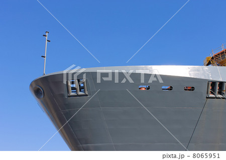 Nose ship building under at the shipyard 8065951