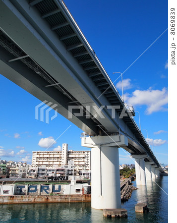 那覇・泊大橋 8069839