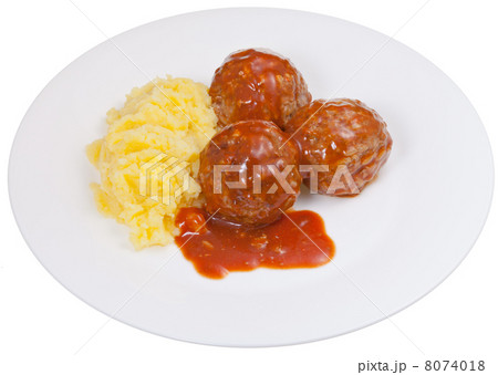meatballs under meat sauce and mashed potatoes 8074018