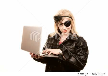 Internet Pirate 8078693