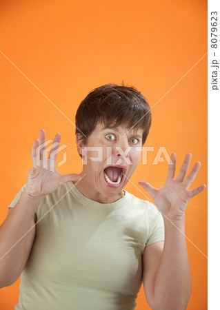 Scared woman 8079623