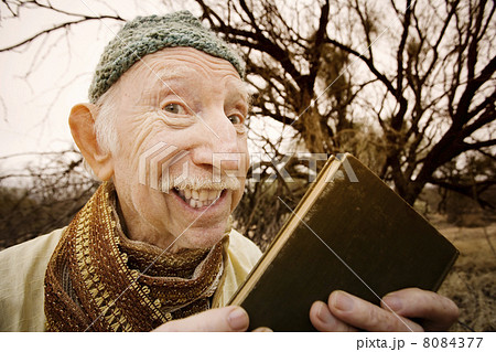 Guru in the desert 8084377