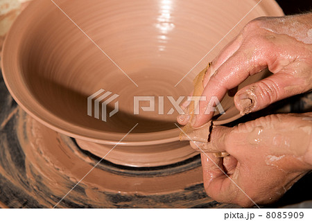 Potter Shaping Clay Potter Shaping Clay 8085909