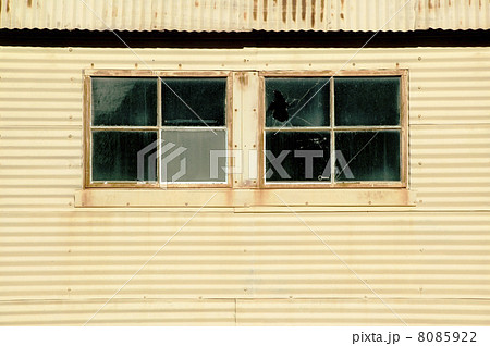 Windows on a Mteal Building Windows on a Mteal Building 8085922