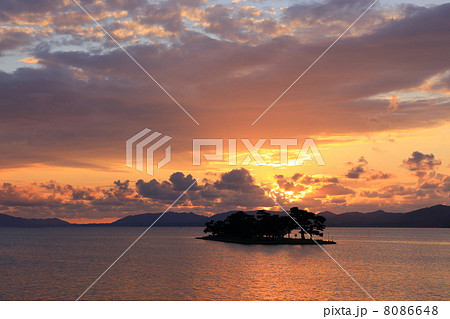 宍道湖に沈む夕日 8086648