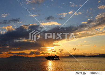 宍道湖に沈む夕日 8086650