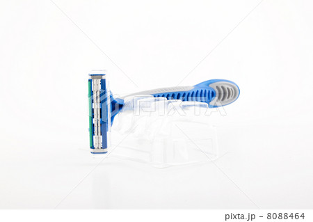 Razor isolated on white 8088464