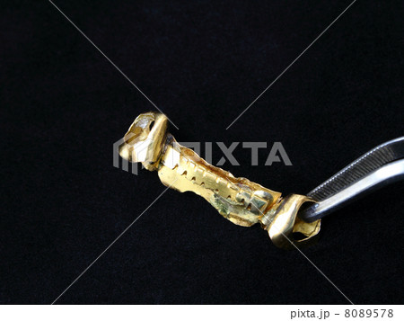 壊れた貴金属 8089578