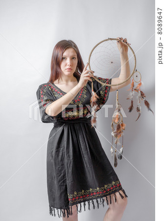 Indian squaw girl 8089647