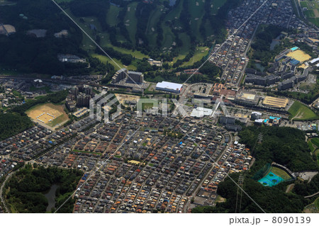 兵庫県の能勢電鉄日生中央駅付近を空撮 兵庫県の能勢電鉄日生中央駅付近を空撮 8090139