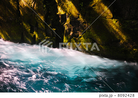 菊池渓谷の岩と水面 菊池渓谷の岩と水面 8092428