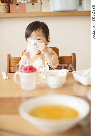 赤ちゃんのお食事 赤ちゃんのお食事 8092539