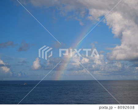 那覇港沖・東シナ海にかかる虹 那覇港沖・東シナ海にかかる虹 8092638