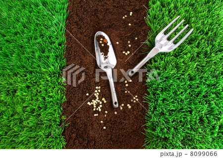 Garden tools on earth Garden tools on earth 8099066