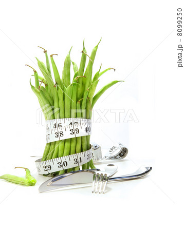 Unwashed green beans with cord and utensils Unwashed green beans with cord and utensils 8099250