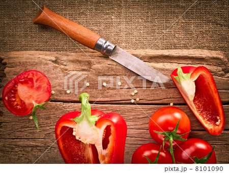 Fresh organic tomatoes and paprika 8101090
