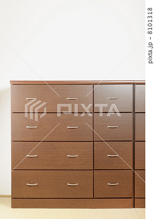 茶色の和風タンス 茶色の和風タンス 8101318