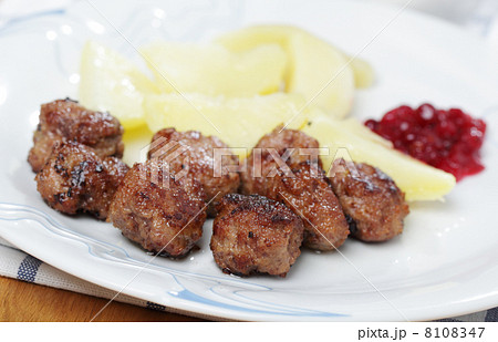 Meatballs with boiled potato and jam 8108347