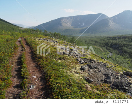 path in the mountains 8112771