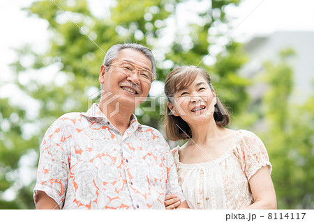 シニアの夫婦(新緑) シニアの夫婦(新緑) 8114117