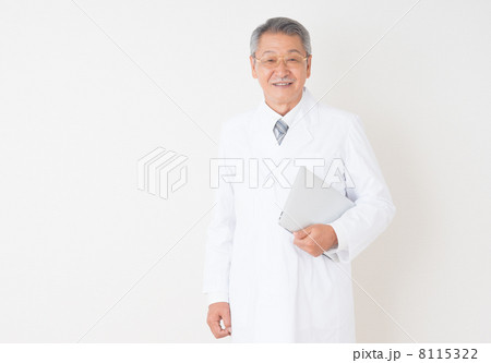 医師 8115322