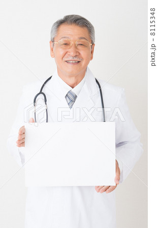 医師 8115348