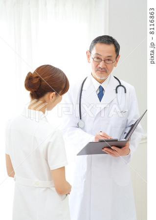 医者と看護婦 8116863