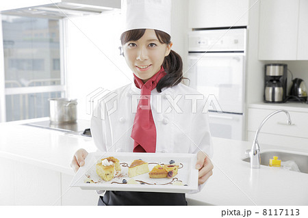 パティシエ 8117113