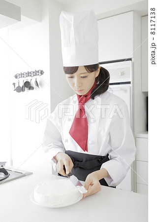 パティシエ 8117138