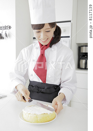 パティシエ 8117139