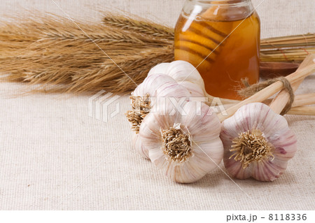 garlic and honey garlic and honey 8118336