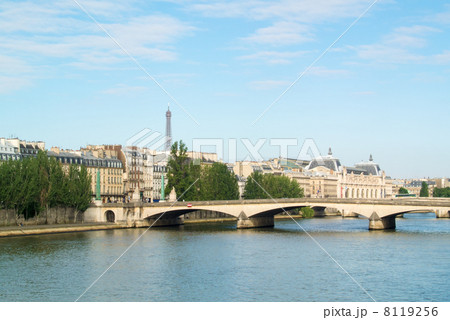 セーヌ川とエッフェルタワー セーヌ川とエッフェルタワー 8119256
