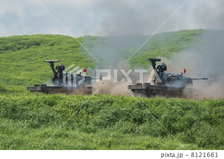 射撃中の８７式自走高射機関砲 8121661