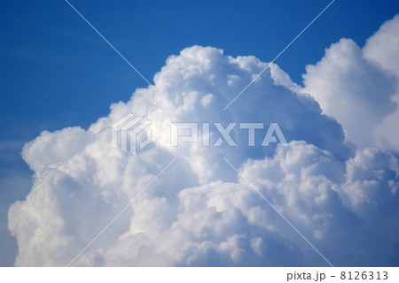 青空と入道雲 8126313