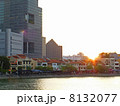 シンガポールのボートキーと夕陽 8132077