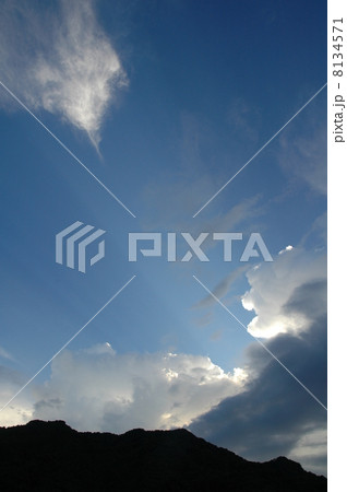 夏、夕方の空 夏、夕方の空 8134571