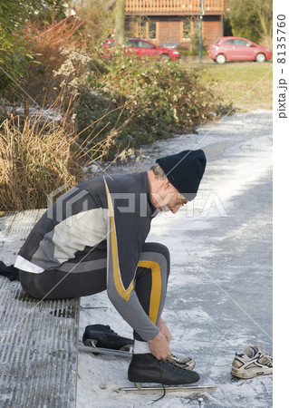 Put on the skates Put on the skates 8135760