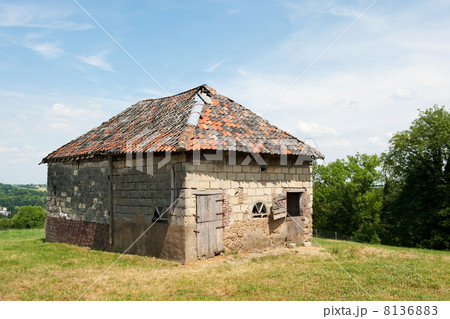Old Barn 8136883